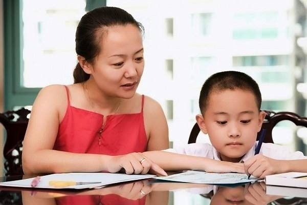 8 Bí quyết giúp ba mẹ dạy con học kém thành học giỏi