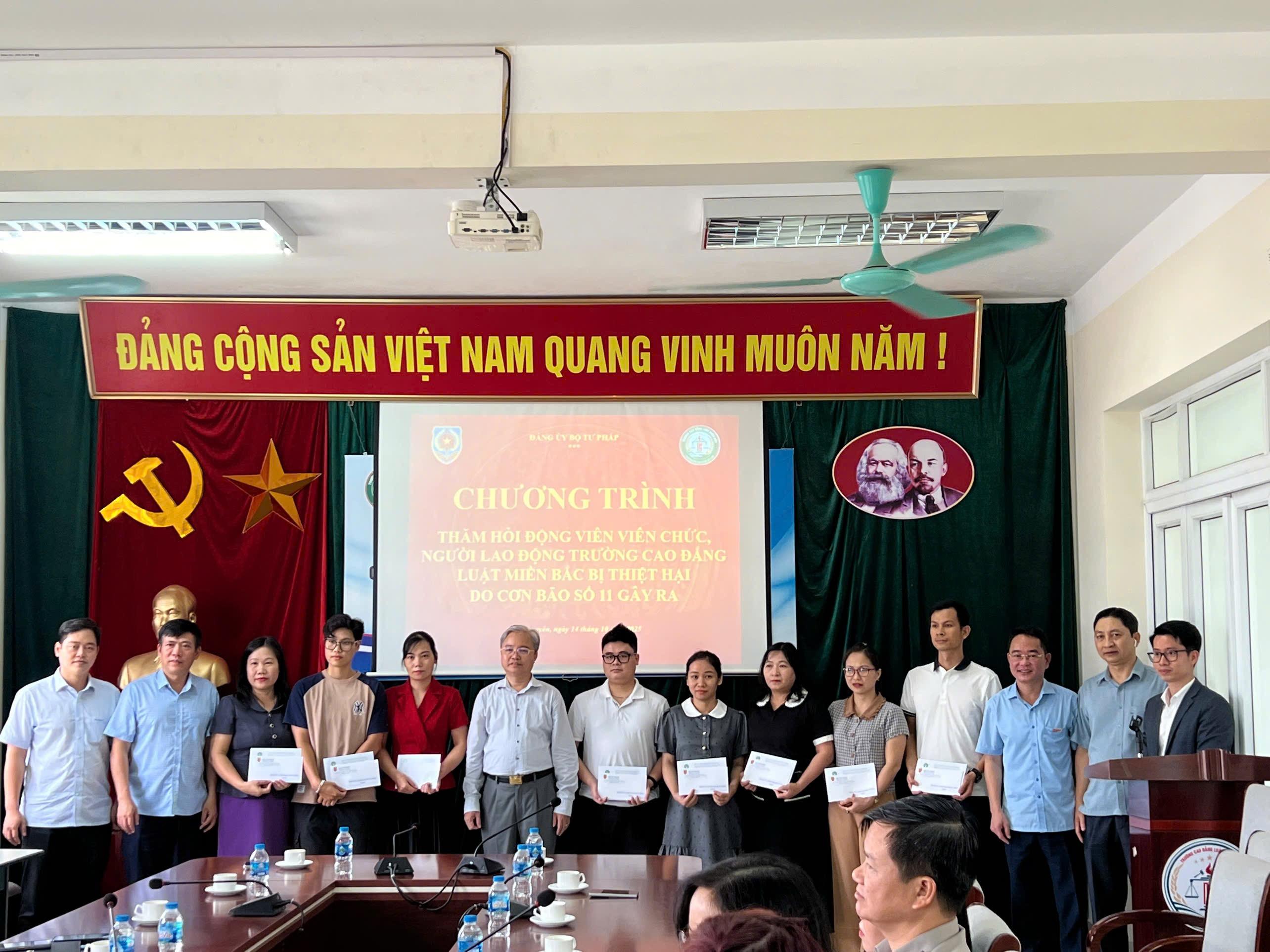 Grand Nutrition vinh dự được tiếp tục đồng hành cùng Bộ Tư pháp trong hoạt động thăm hỏi, chia sẻ và hỗ trợ ngành Tư pháp tỉnh Thái Nguyên khắc phục hậu quả sau bão số 11